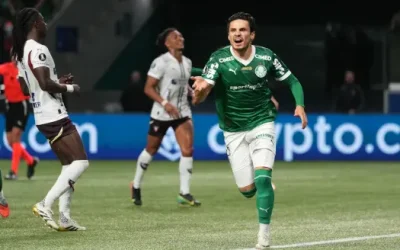 Palmeiras remonta con autoridad y elimina a LDU en una noche inolvidable
