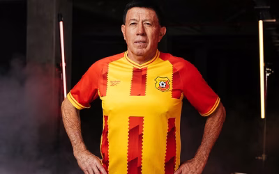 Marca histórica viste al Club Sport Herediano
