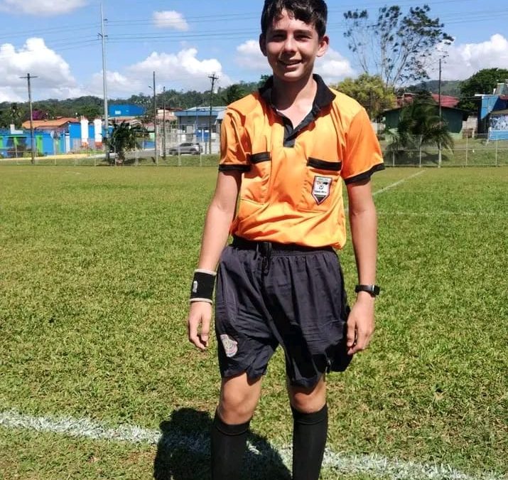 Andrés Vargas: el joven sancarleño que sueña con llegar a la élite del arbitraje costarricense