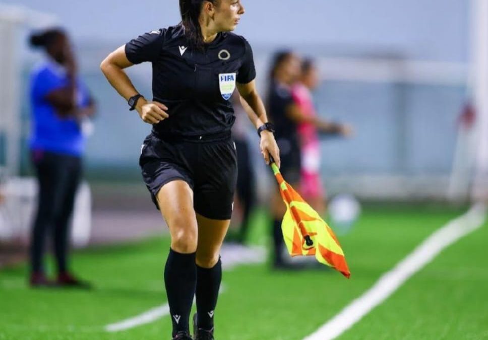 De las aulas al Mundial: la historia de Gabriela Jiménez, la asistente arbitral que sueña en grande
